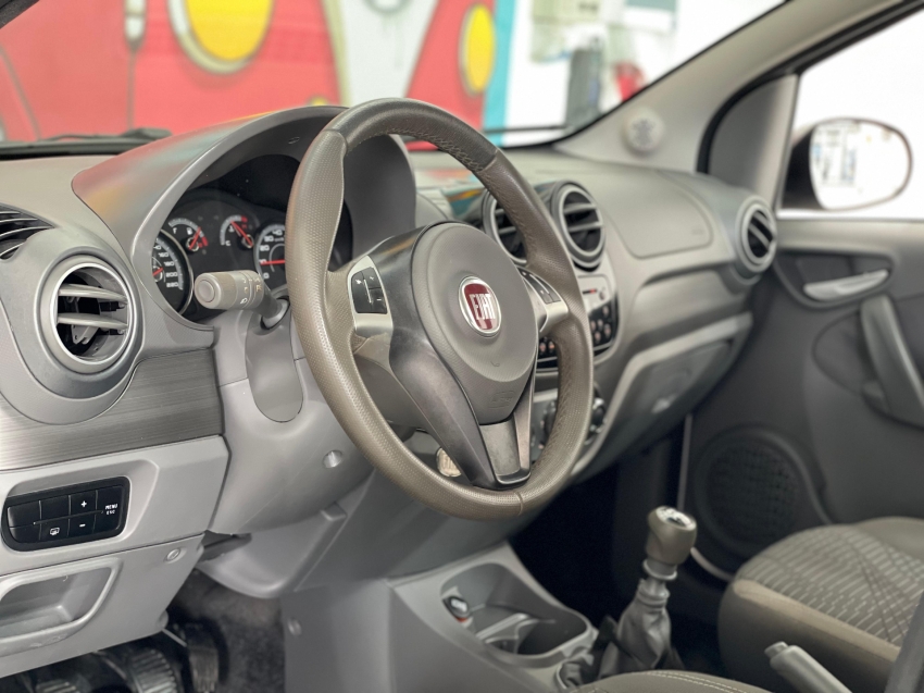 fiat palio 1.0 mpi attractive 8v flex 4p manual 2016
