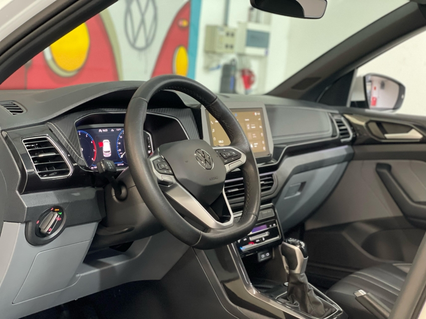volkswagen t-cross 1.0 200 tsi total flex comfortline automatico 4p 2025