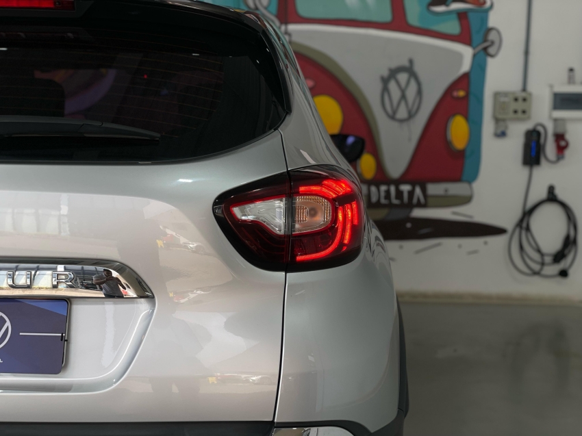 renault captur 1.6 16v sce flex intense x-tronic 4p automatico 2020