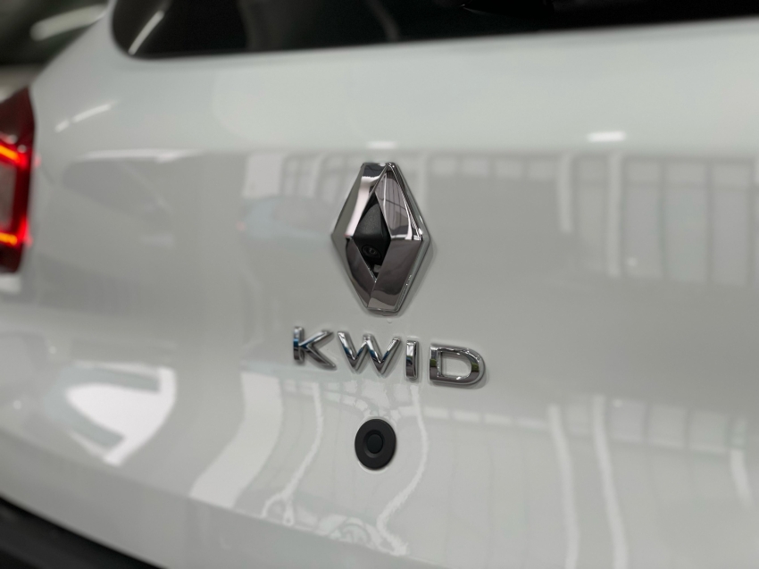 renault kwid 1.0 12v sce flex outsider manual 4p 2025