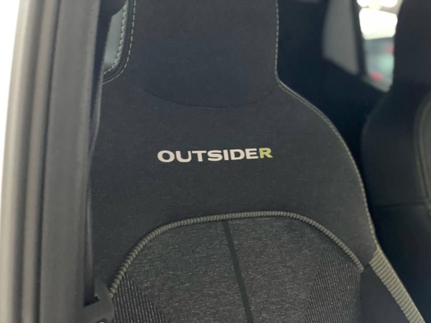 renault kwid 1.0 12v sce flex outsider manual 4p 2025