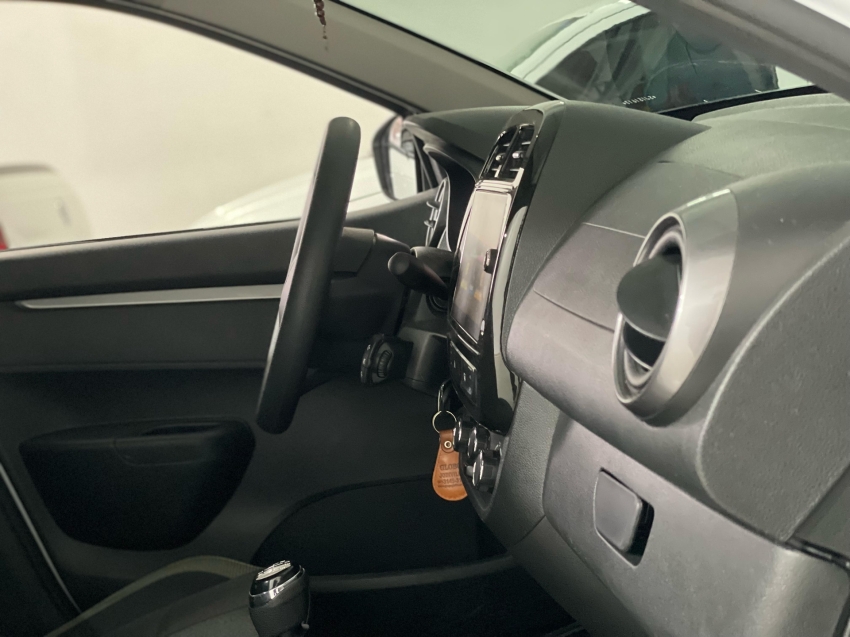 renault kwid 1.0 12v sce flex outsider manual 4p 2025