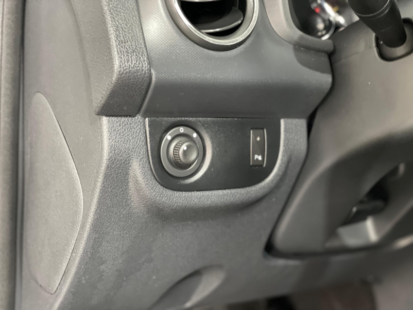 renault sandero 1.6 dynamique 8v flex 4p manual 2015