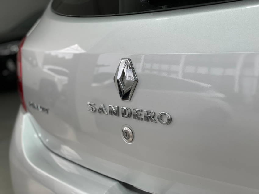 renault sandero 1.6 dynamique 8v flex 4p manual 2015