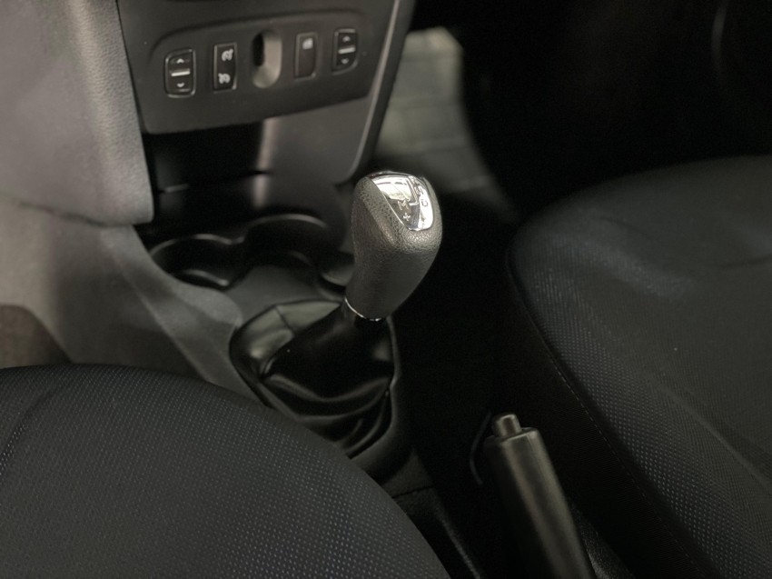 renault sandero 1.6 dynamique 8v flex 4p manual 2015