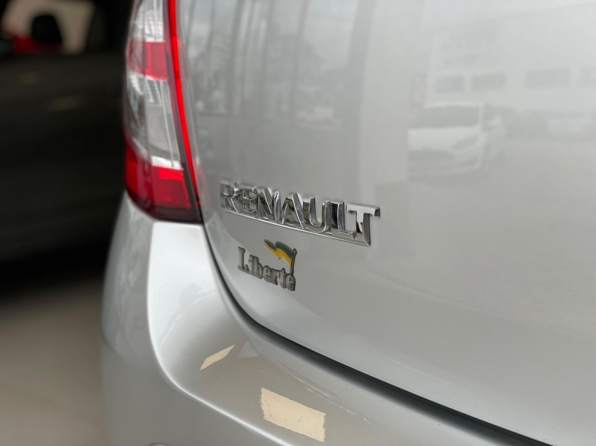 renault sandero 1.0 expression 16v flex 4p manual 2010