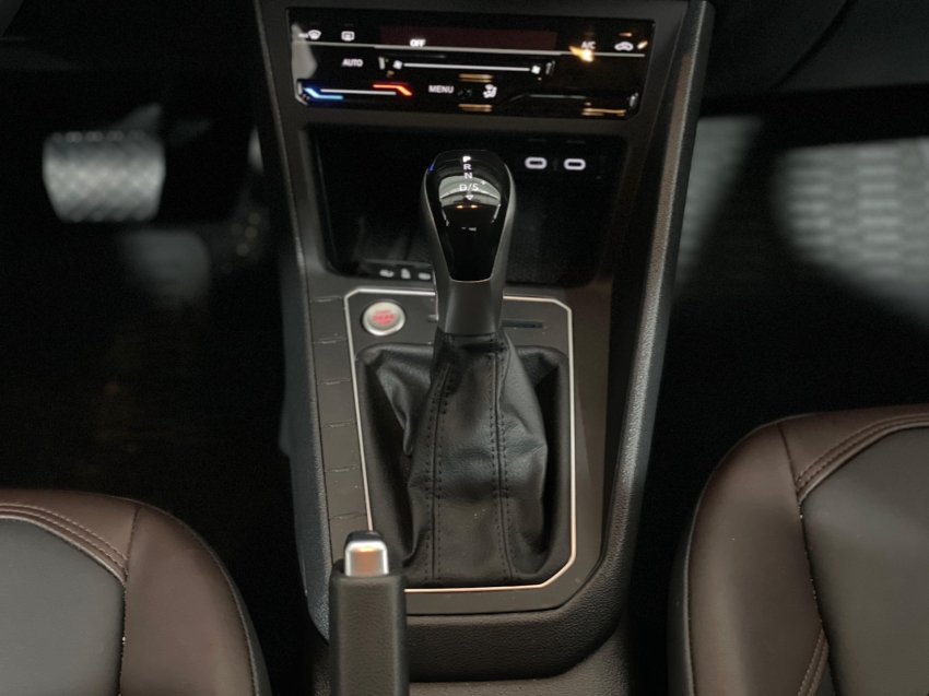 volkswagen virtus 1.0 200 tsi highline automatico flex 4p 2025