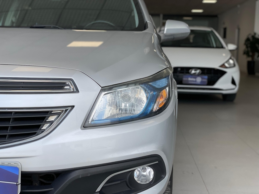 chevrolet onix 1.4 mpfi ltz 8v flex 4p automatico 2015