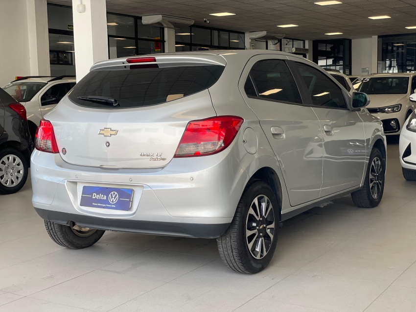 chevrolet onix 1.4 mpfi ltz 8v flex 4p automatico 2015