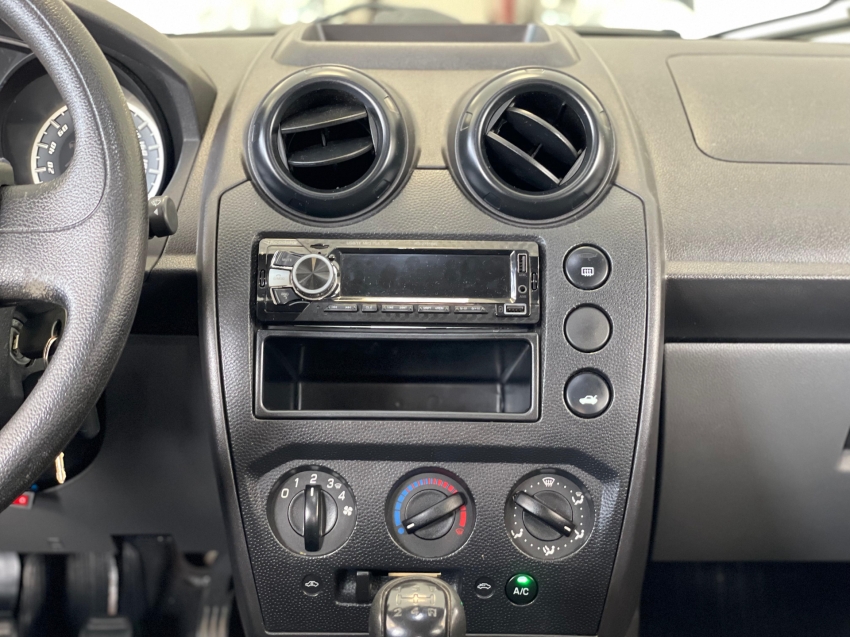ford fiesta 1.0 rocam hatch 8v flex 4p manual 2011