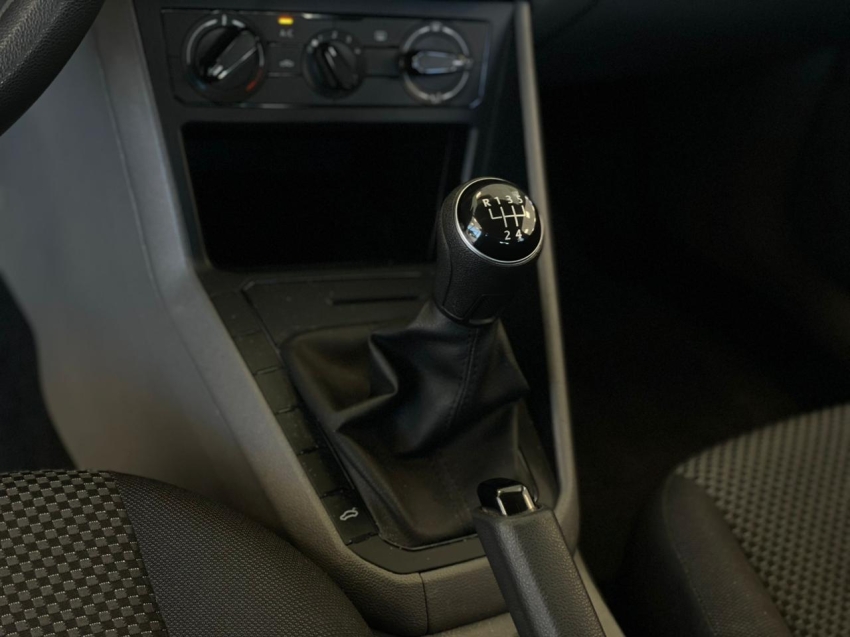 volkswagen polo 1.0 mpi total flex manual 4p 2019