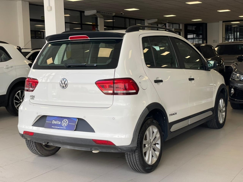 volkswagen fox 1.0 mpi track 12v flex 4p manual 2017