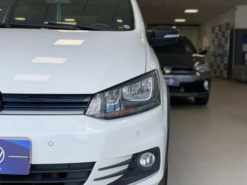 volkswagen fox 1.0 mpi track 12v flex 4p manual 2017