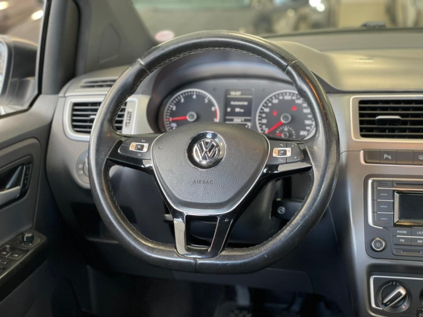 volkswagen fox 1.0 mpi track 12v flex 4p manual 2017