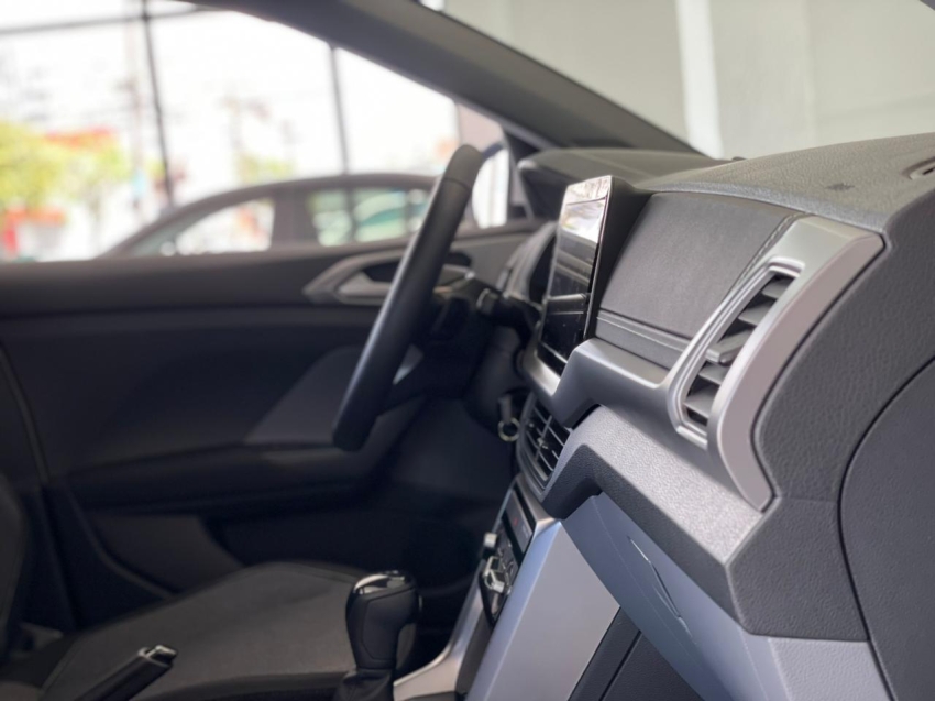 volkswagen t-cross 1.0 200 tsi total flex automatico 4p 2025