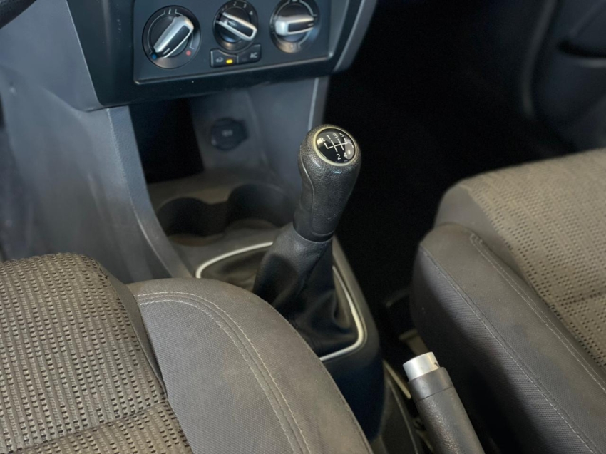 volkswagen fox 1.6 mi 8v flex 4p manual 201313