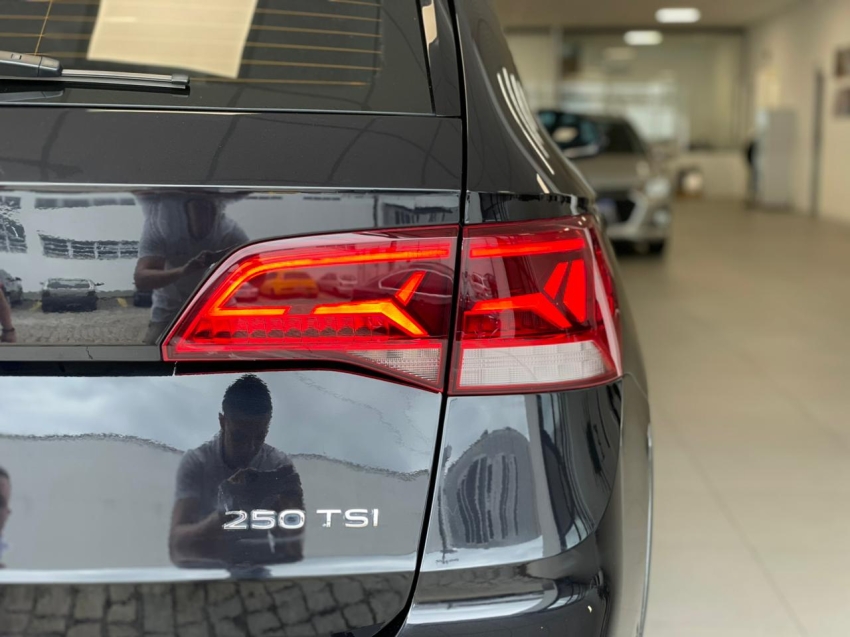 volkswagen taos 1.4 250 tsi total flex highline automatico 4p 202414