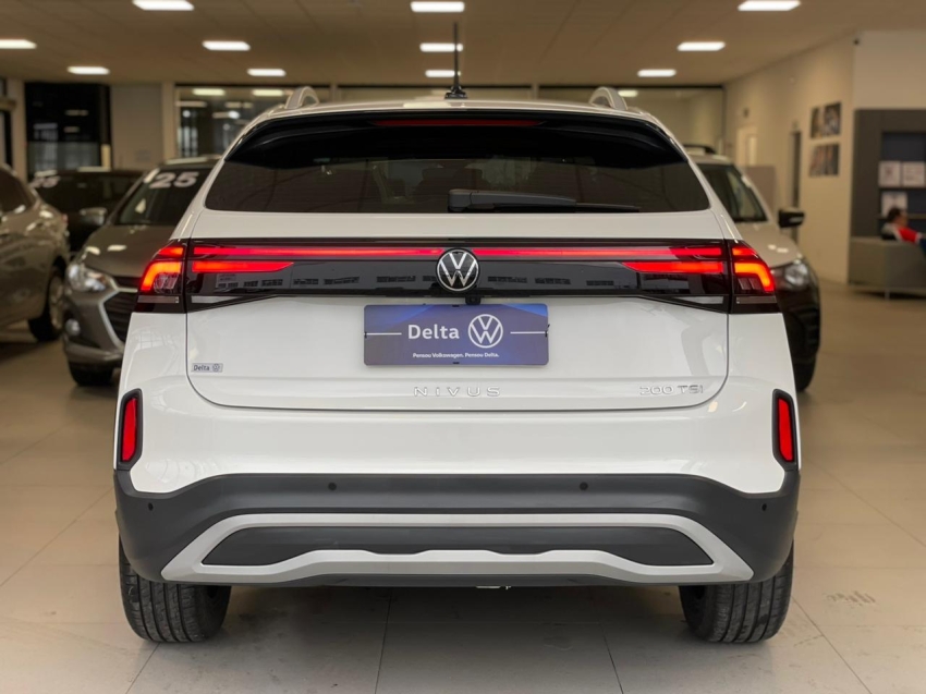 volkswagen nivus 1.0 200 tsi total flex highline automatico 4p 202517