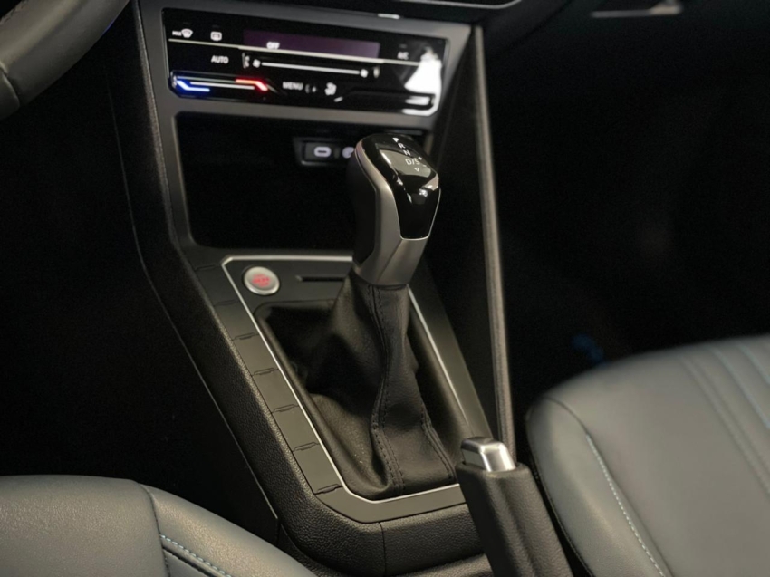 volkswagen nivus 1.0 200 tsi total flex highline automatico 4p 202513