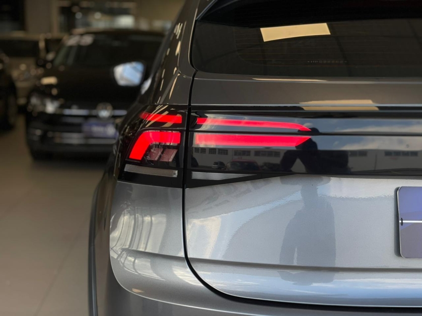 volkswagen nivus 1.0 200 tsi total flex highline automatico 4p 202115