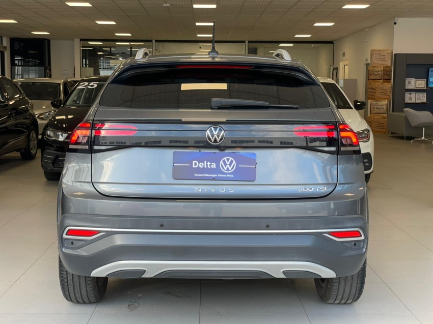 volkswagen nivus 1.0 200 tsi total flex highline automatico 4p 202117