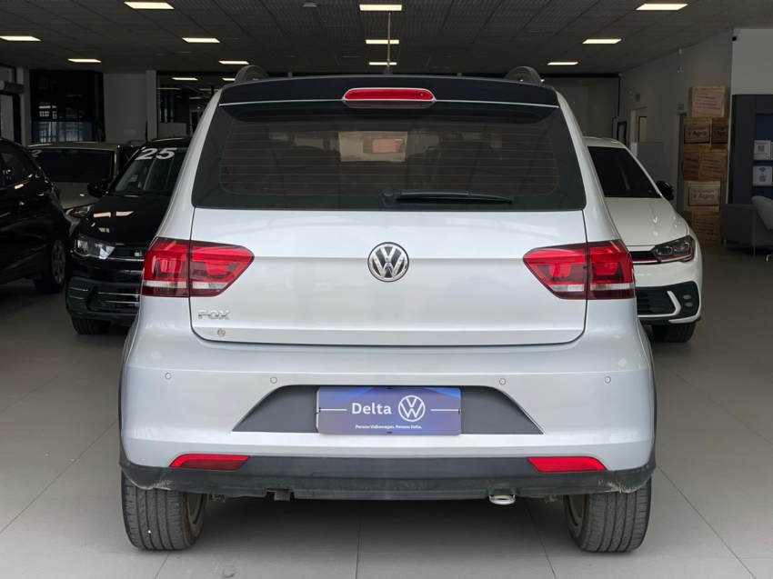 volkswagen fox 1.0 mpi track 12v flex 4p manual 201717