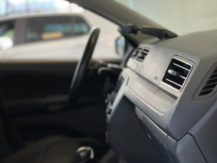 volkswagen voyage 1.6 16v msi totalflex 4p automatico flex 202112