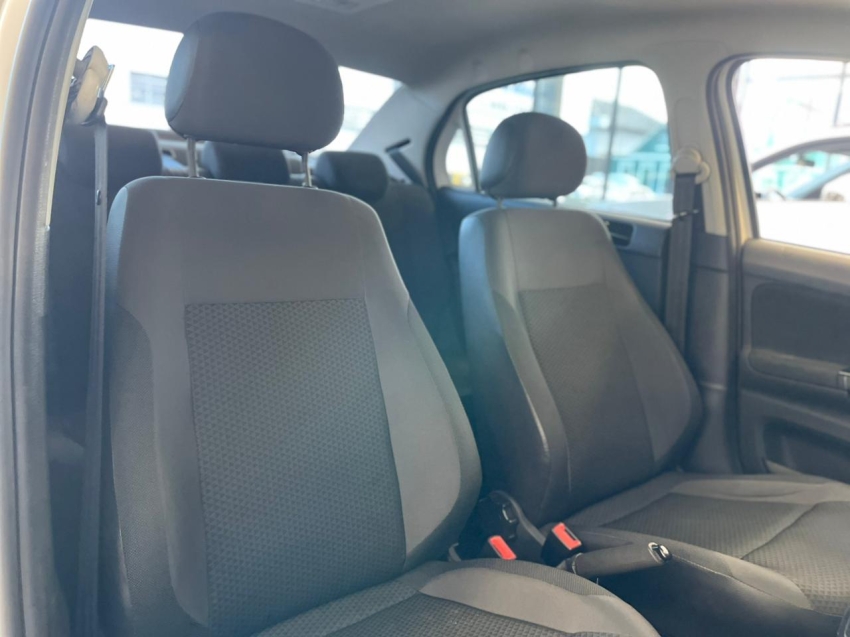 volkswagen voyage 1.6 16v msi totalflex 4p automatico flex 202111