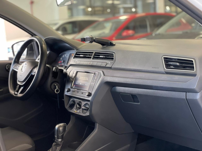 volkswagen voyage 1.6 16v msi totalflex 4p automatico flex 202110