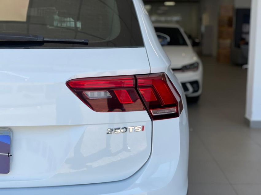 volkswagen tiguan 1.4 250 tsi total flex allspace comfortline tiptronic 4p automatico 201815