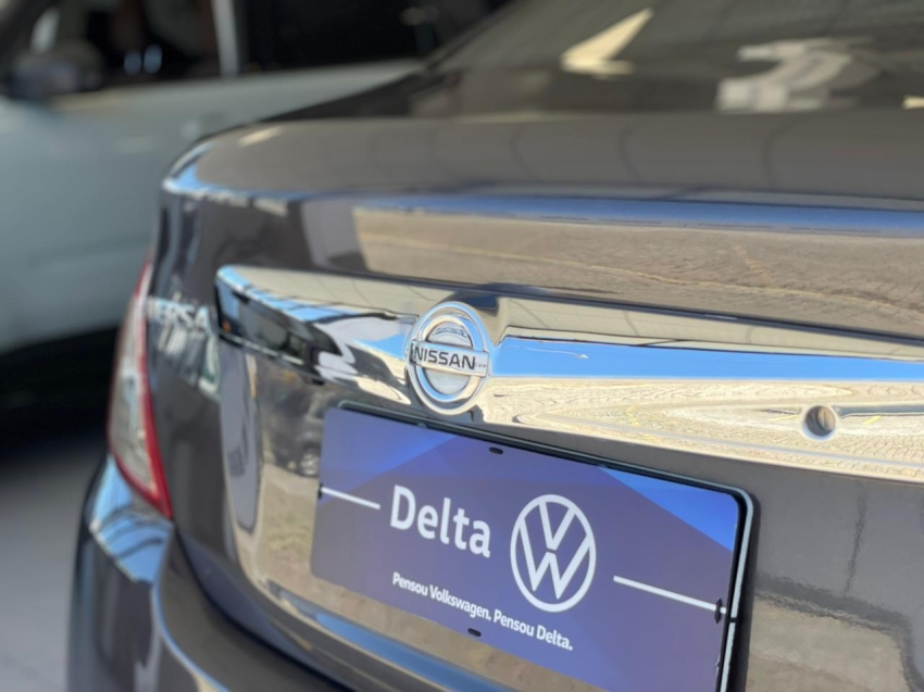 nissan versa 1.6 16v flexstart sl 4p xtronic flex automatico 201818