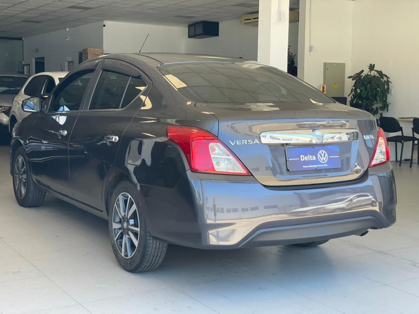 nissan versa 1.6 16v flexstart sl 4p xtronic flex automatico 201814