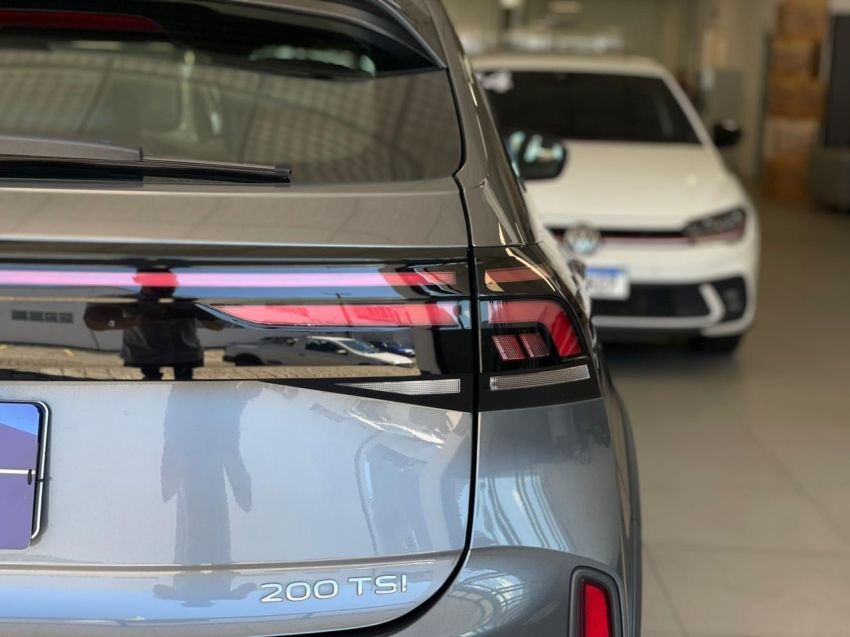 volkswagen nivus 1.0 200 tsi total flex highline automatico 4p 202516