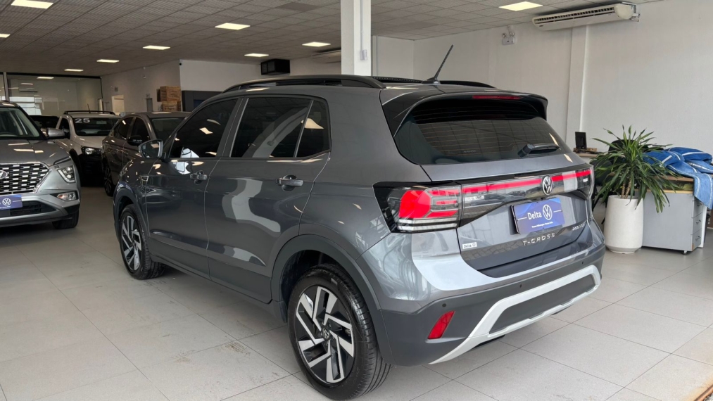 volkswagen t-cross 1.0 200 tsi total flex comfortline automatico 4p 202512