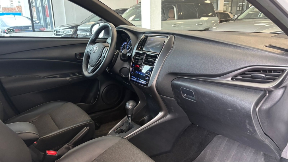 toyota yaris 1.5 16v flex xs connect multidrive 4p automatico 20239