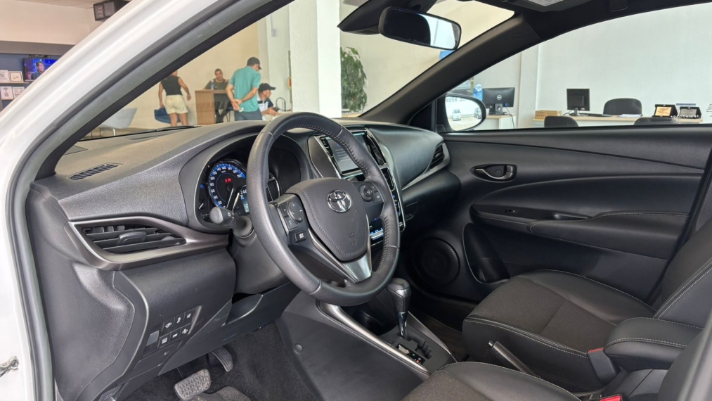 toyota yaris 1.5 16v flex xs connect multidrive 4p automatico 20234