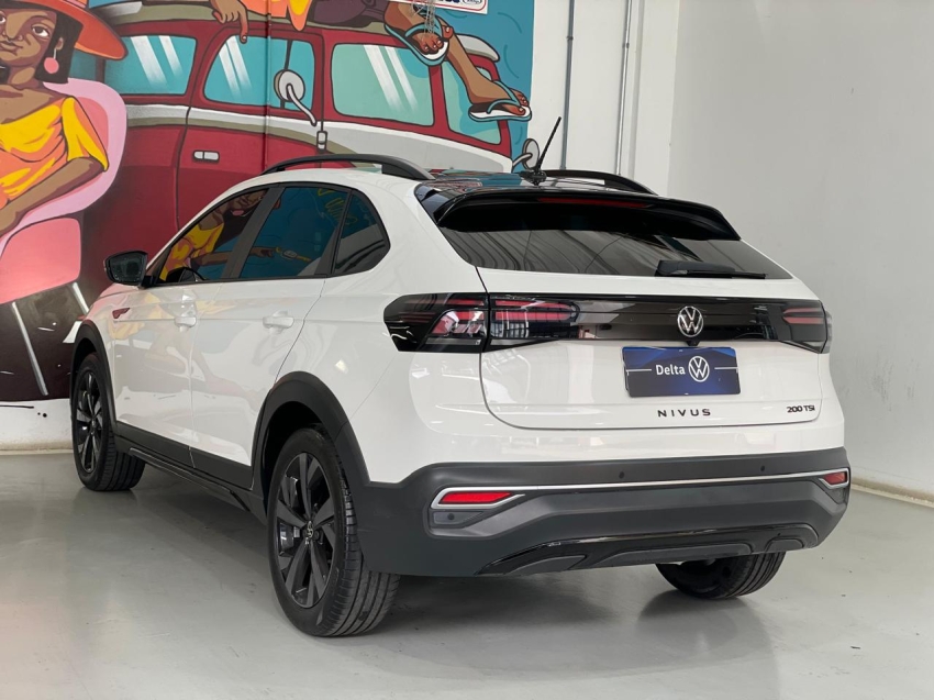 volkswagen nivus 1.0 200 tsi total flex highline automatico 4p 202313