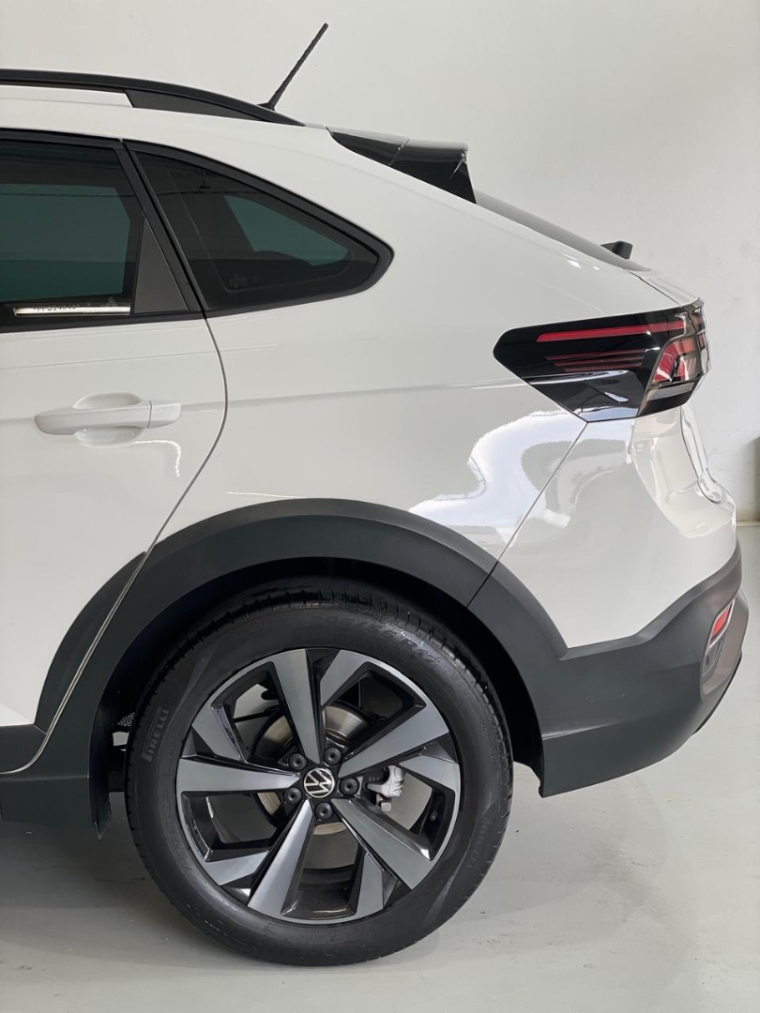 volkswagen nivus 1.0 200 tsi total flex highline automatico 4p 202317