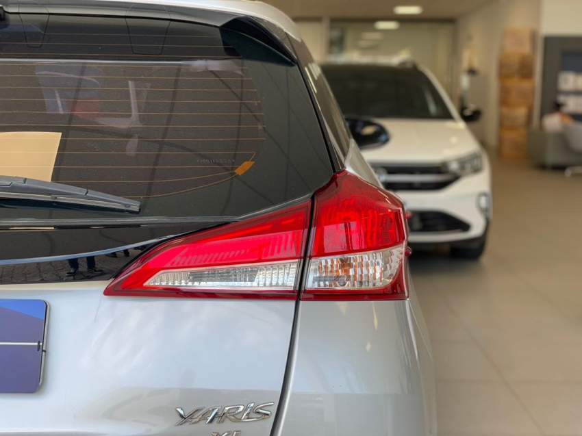 toyota yaris 1.5 16v flex xl plus connect multidrive 4p automatico 202114