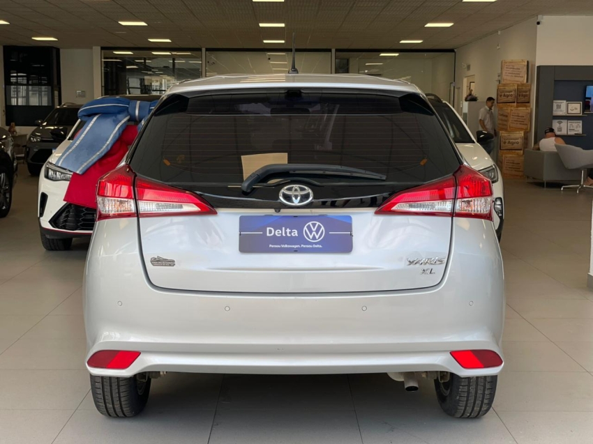 toyota yaris 1.5 16v flex xl plus connect multidrive 4p automatico 202116