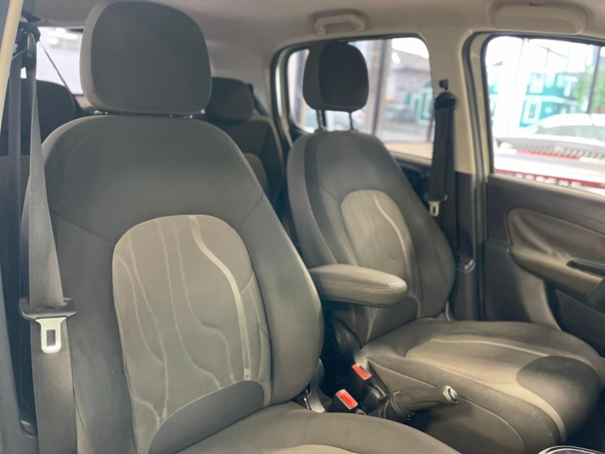 fiat uno 1.4 evo way 8v flex 4p automatizado semiautomatico 201613