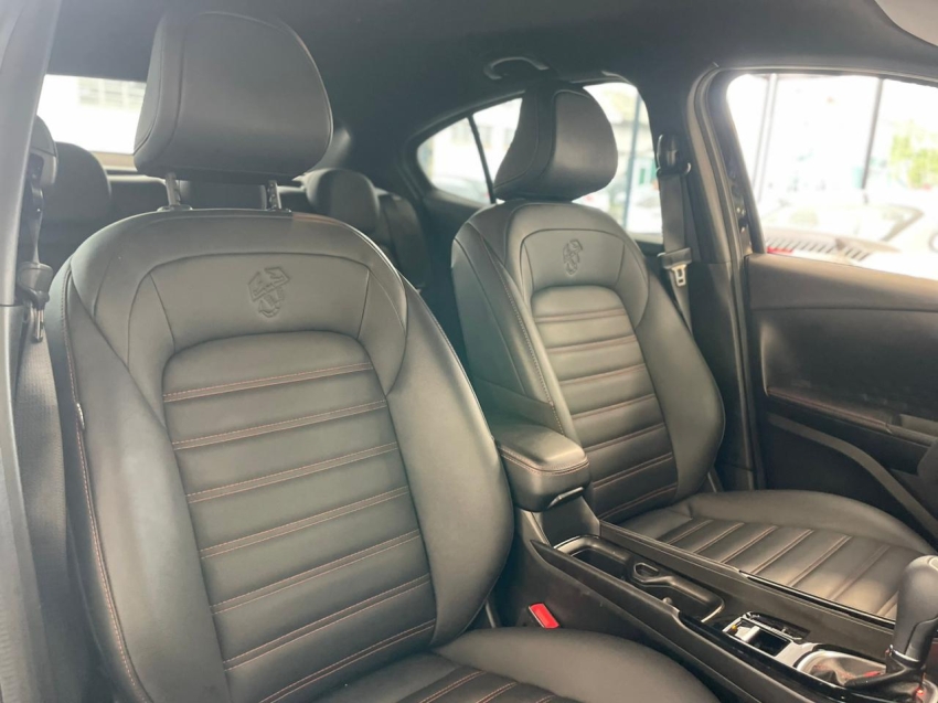 fiat fastback 1.3 turbo 270 flex abarth at6 4p automatico 202411