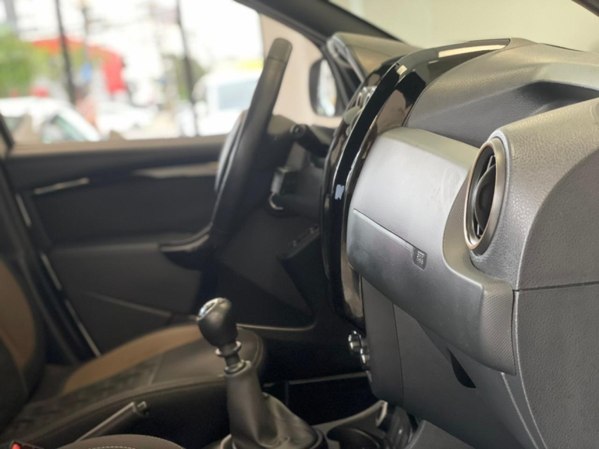 renault duster 2.0 dakar 4x4 16v flex 4p manual 201614