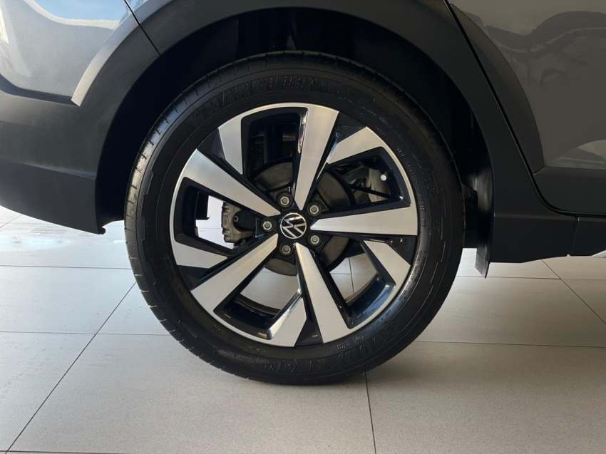 volkswagen nivus 1.0 200 tsi total flex highline automatico 4p 202313