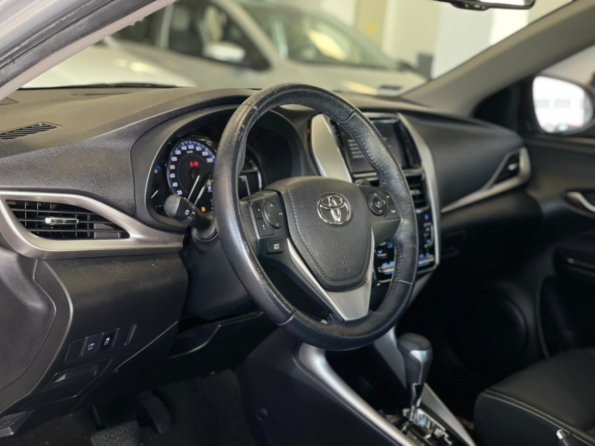 toyota yaris 1.5 16v flex sedan xs multidrive 4p automatico 20206