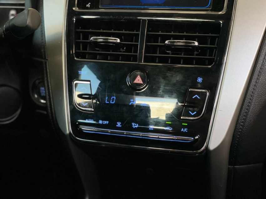 toyota yaris 1.5 16v flex sedan xs multidrive 4p automatico 202010