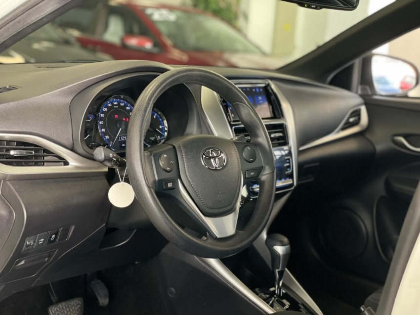 toyota yaris 1.3 16v flex xl plus tech multidrive 4p automatico 20196