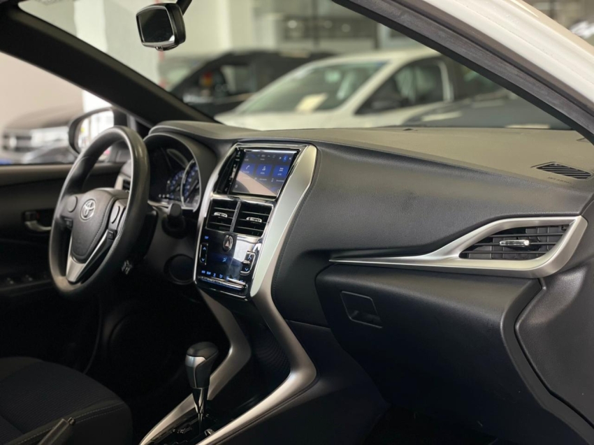toyota yaris 1.3 16v flex xl plus tech multidrive 4p automatico 20198