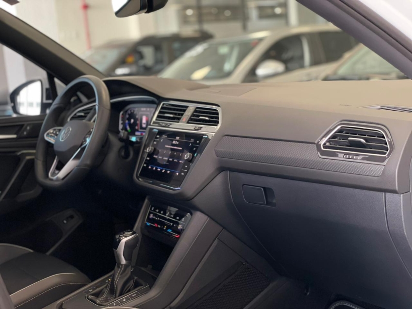 volkswagen tiguan 2.0 300 tsi gasolina allspace r-line automatico flex 4p 202510