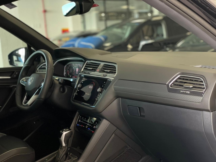 volkswagen tiguan 2.0 300 tsi gasolina allspace r-line automatico 4p 202512